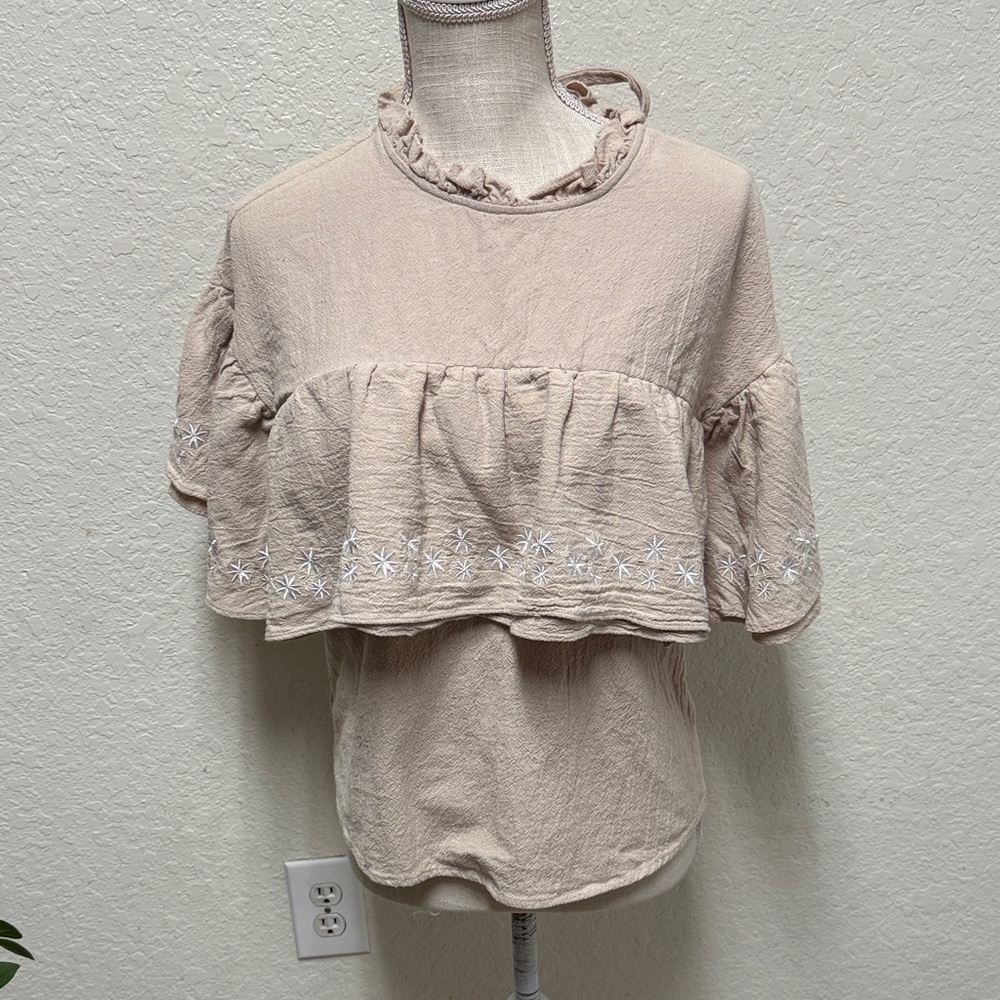 LISTICLE Cream Ruffle Top Size Medium